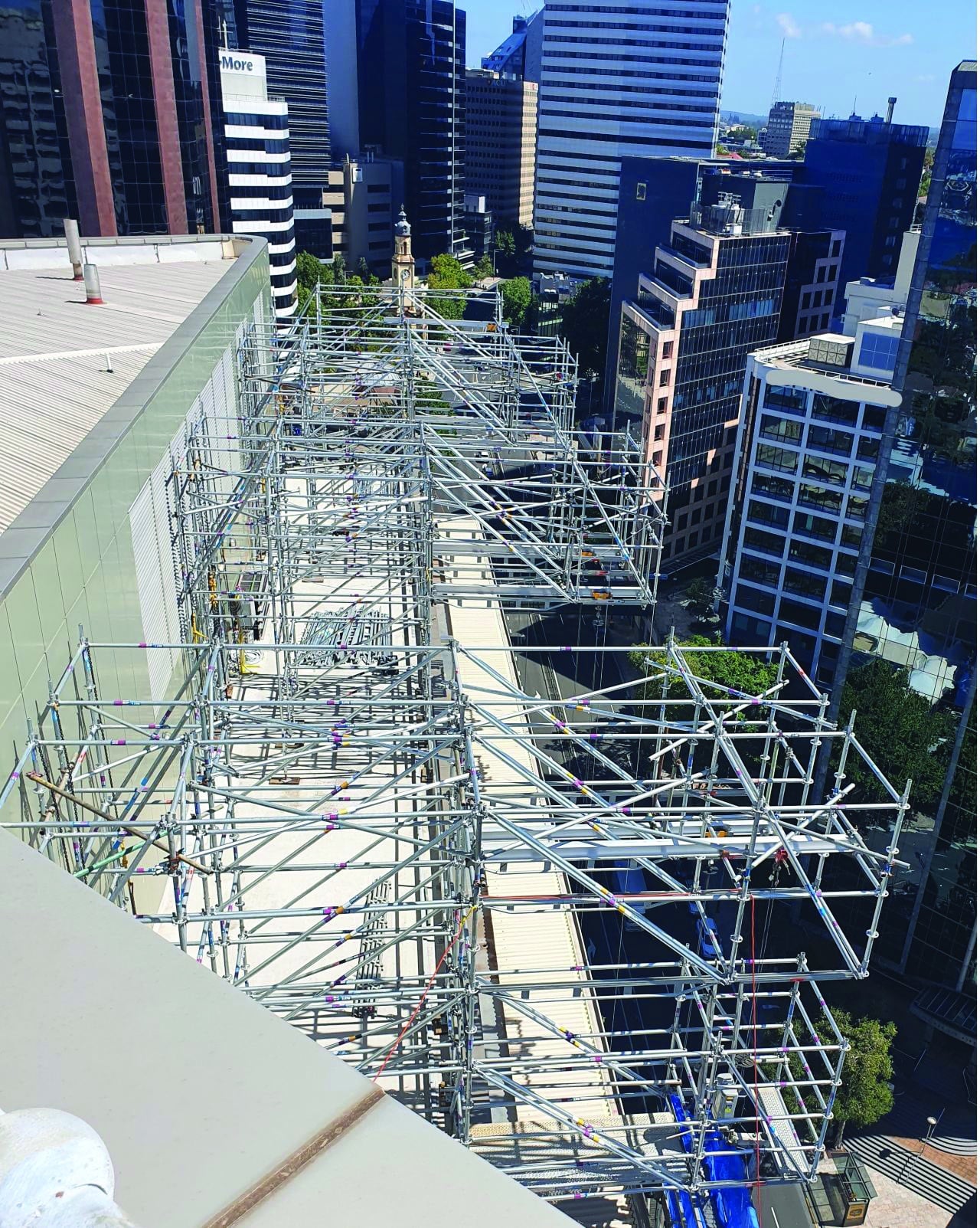 Cantilevered Scaffolds