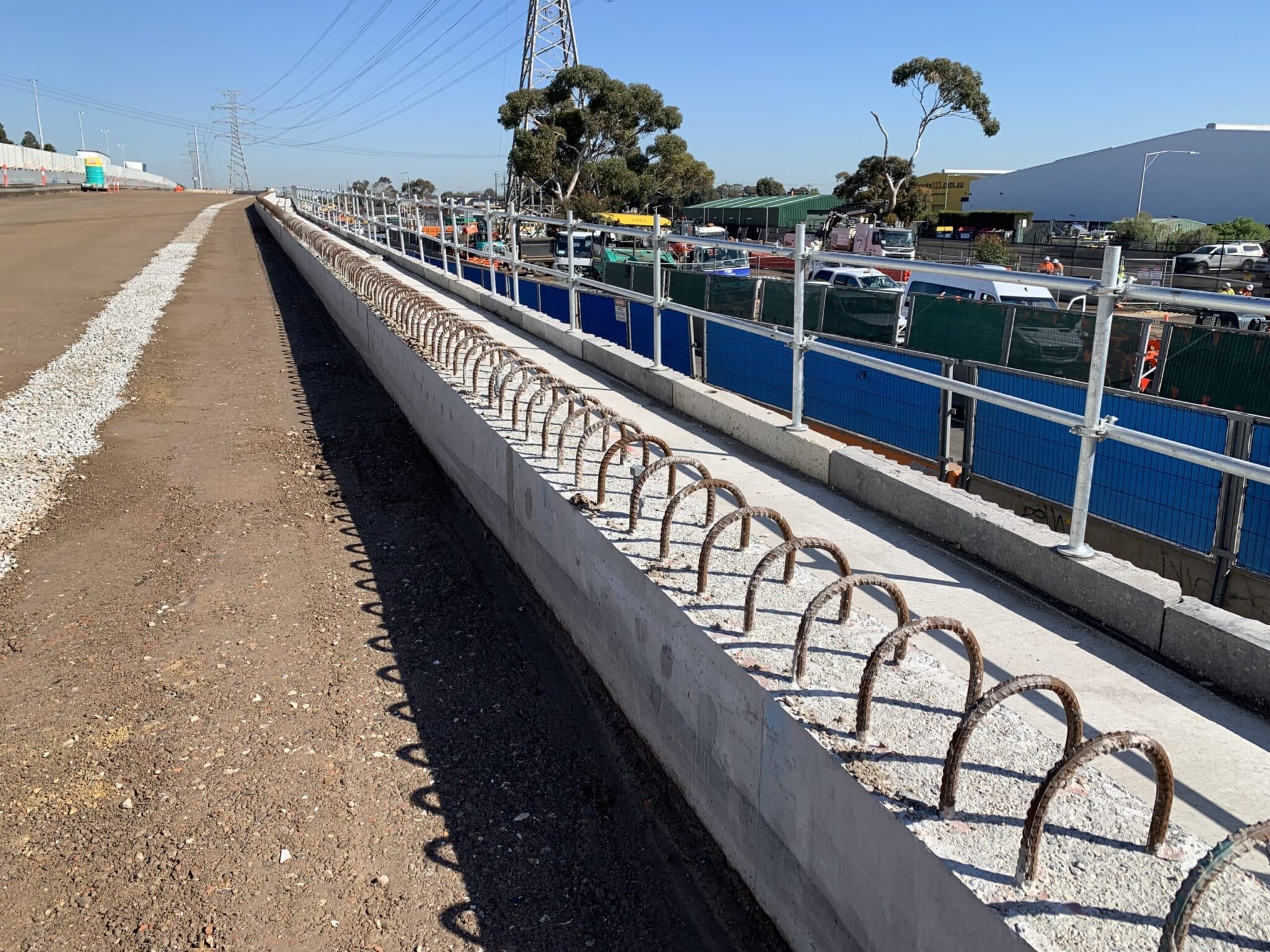 Temporary-Handrail-on-Retaining-Wall-West-Gate-Tunnel-2-1-scaled.jpg